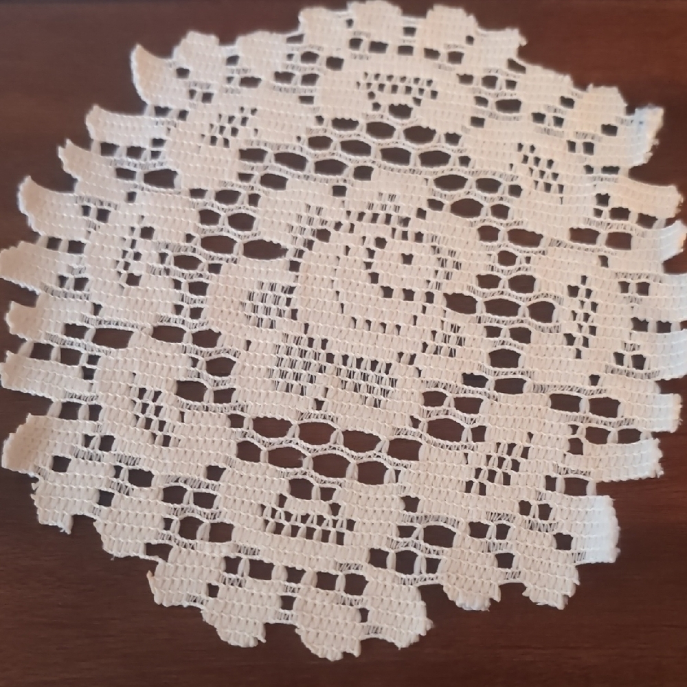 Machine Made Vintage Linens Lot #18 - Picture 2 of 13